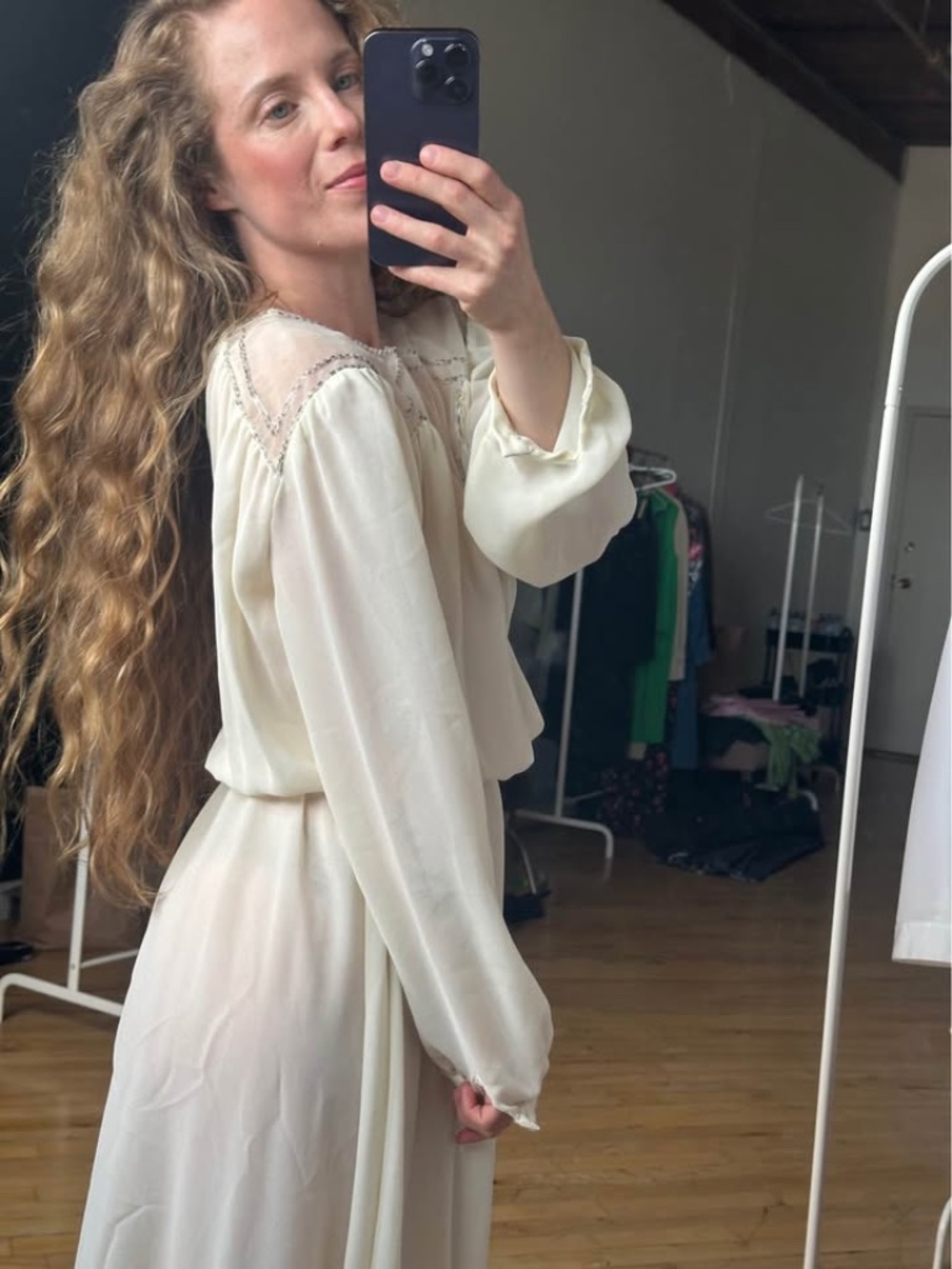 Vintage white beaded dress - Picture 2 of 3
